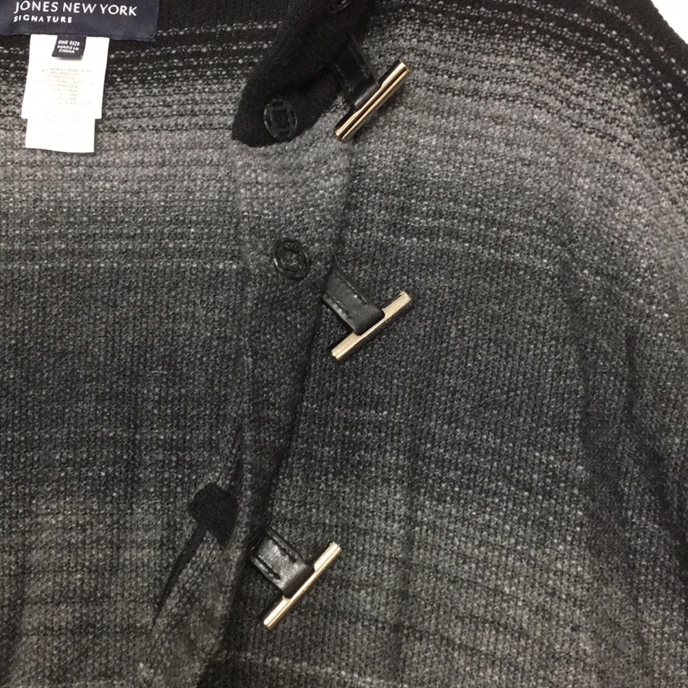 Jones New York Signature Poncho w/toggles + snaps - Picture 14 of 16